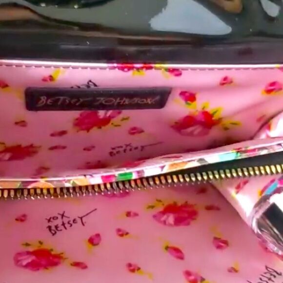 BETSY JOHNSON Bag Crossbody Xodanie Rainbow Patent Leather Bow Multicolor - Picture 8 of 10